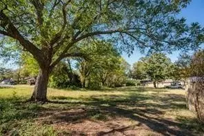 418 Robertson St, Denton, TX 76205