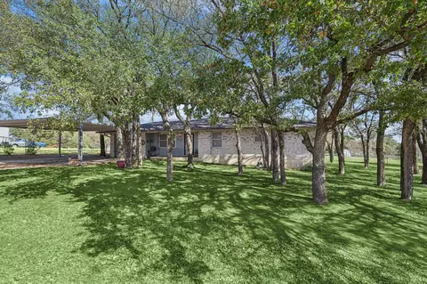 435 Parker St, Azle, TX 76020