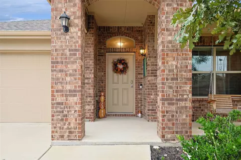 1228 Walnut Cliff Ct, Fort Worth, TX 76179