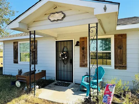 1965 Pee Dee Ln, Madisonville, TX 77864