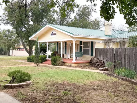 1207 S Mulberry St, Eastland, TX 76448