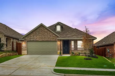 923 Beverly Dr, Cleburne, TX 76033