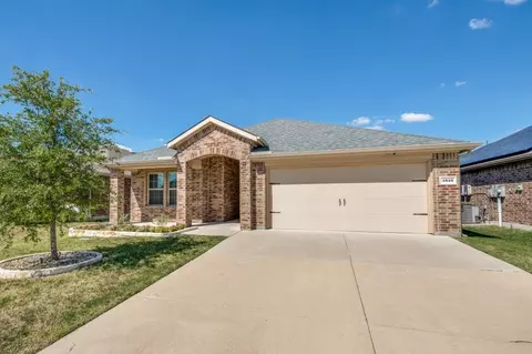 1810 Yale St, Farmersville, TX 75442