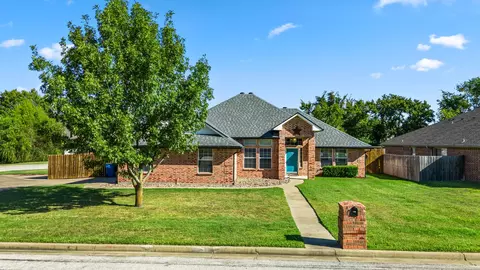 1901 Silver Cv, Whitehouse, TX 75791