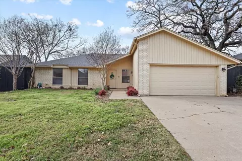 5124 Red River Dr, Arlington, TX 76017