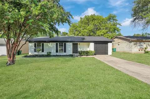 1218 Saturn Dr, Cedar Hill, TX 75104