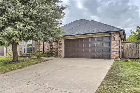 2713 Forest Creek Dr, Fort Worth, TX 76123