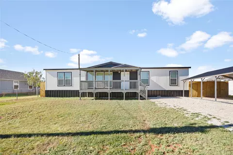 312 4th St, Hawley, TX 79525