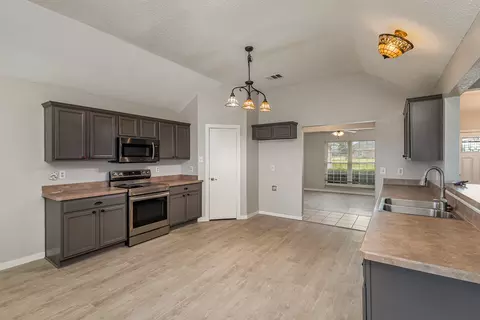 10245 Linda Cir, Forney, TX 75126