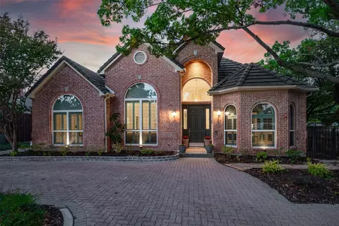 5846 Preston Fairways Dr, Dallas, TX 75252