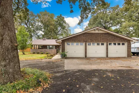 105 Maple St, Commerce, TX 75428