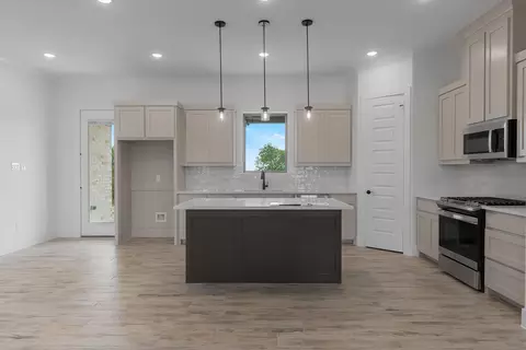 Kitchen - 8920 Prather Rd, Springtown, TX 76082 photo 1 of 4