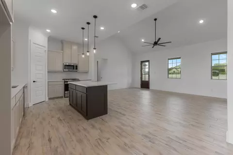 Living - 8920 Prather Rd, Springtown, TX 76082 photo 7 of 7