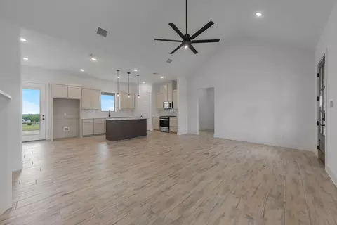 Living - 8920 Prather Rd, Springtown, TX 76082 photo 2 of 7