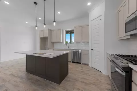 Kitchen - 8920 Prather Rd, Springtown, TX 76082 photo 4 of 4