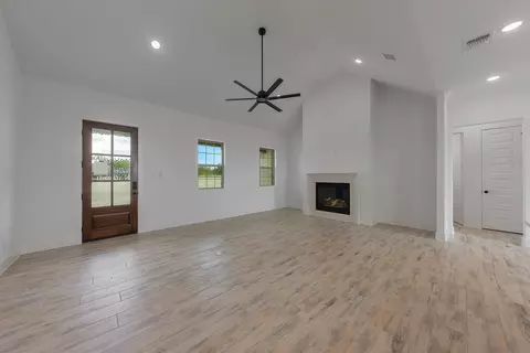 Living - 8920 Prather Rd, Springtown, TX 76082 photo 4 of 7