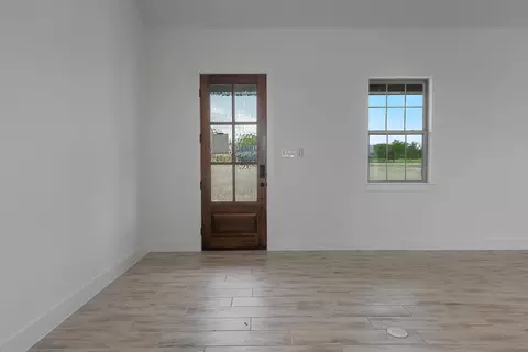 Entry Way - 8920 Prather Rd, Springtown, TX 76082 photo 1 of 2