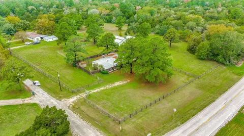 104 Daisy Ln, Bastrop, TX 78602