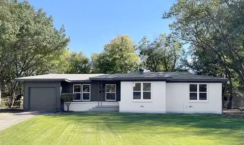 3849 W Spurgeon St, Fort Worth, TX 76133