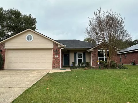 423 Red Oak Ln, Haughton, LA 71037