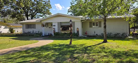 212 N Oaks Dr, Grand Saline, TX 75140