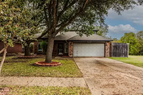 1236 Harvell Dr, Cedar Hill, TX 75104