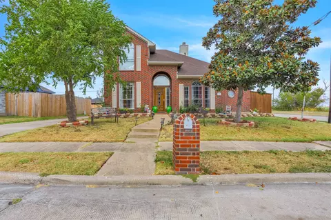 3333 High Meadow Dr, Mesquite, TX 75181