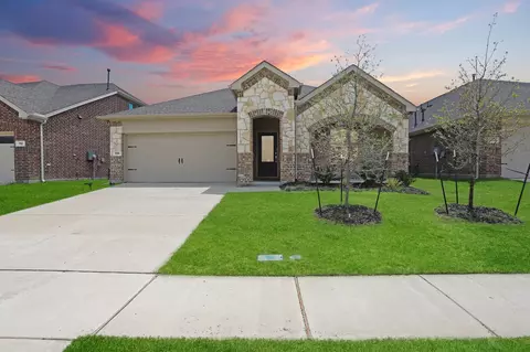 708 Lombard Ln, Forney, TX 75126
