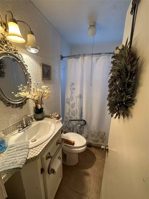 Bath - 505 E Holley St, Mesquite, TX 75149 photo 1 of 1