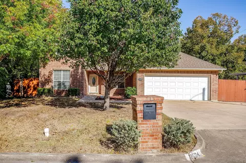 8524 George St, White Settlement, TX 76108