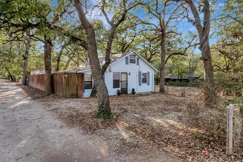 407 Spring Park Rd, Shady Shores, TX 76208