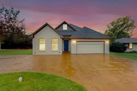 205 Abbey Ln, Farmersville, TX 75442