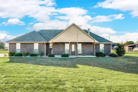 714 Mohawk Dr, Tioga, TX 76271