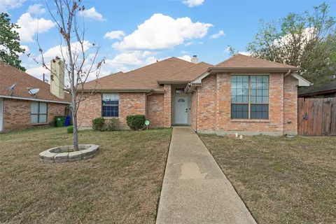 11805 James Dr, Balch Springs, TX 75180