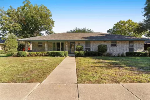 2310 Pembroke St, Garland, TX 75040