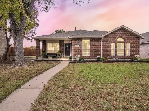 3014 Larkspur Ct, Garland, TX 75040