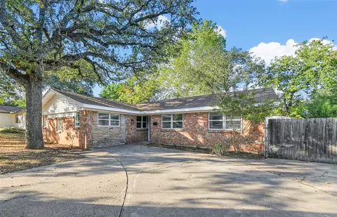 7245 Hightower St, Fort Worth, TX 76112
