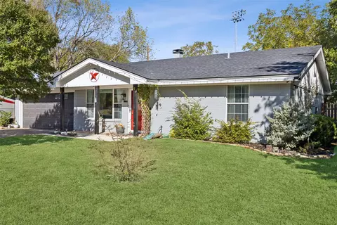 121 Dwight Dr, Azle, TX 76020