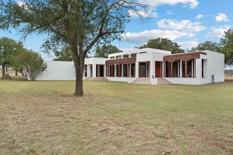 400 White Bull Ln, Millsap, TX 76066