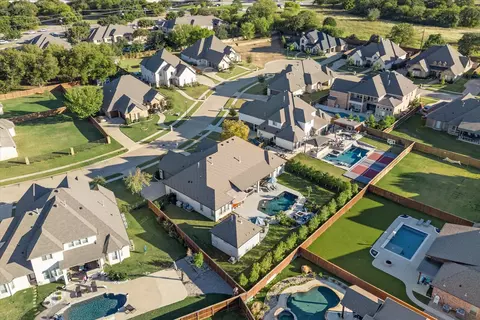 7407 Winding Way Dr, Arlington, TX 76001