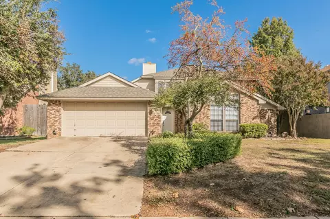2704 Harmon Dr, Grapevine, TX 76051