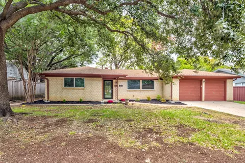 4625 Woodmont Dr, Haltom City, TX 76117