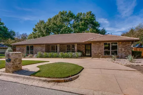 2000 Waterwood Dr, Arlington, TX 76012