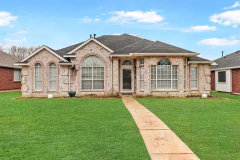 901 Moore St, Cedar Hill, TX 75104