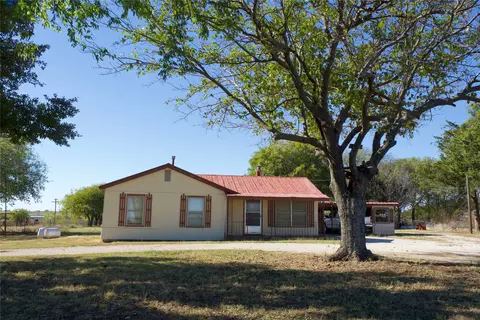 939 N Ash St, Muenster, TX 76252