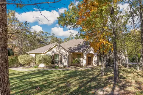 1045 Cedar Oaks Trl, Greenville, TX 75402