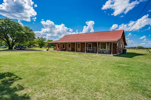 3105 Overton Ct, Granbury, TX 76048
