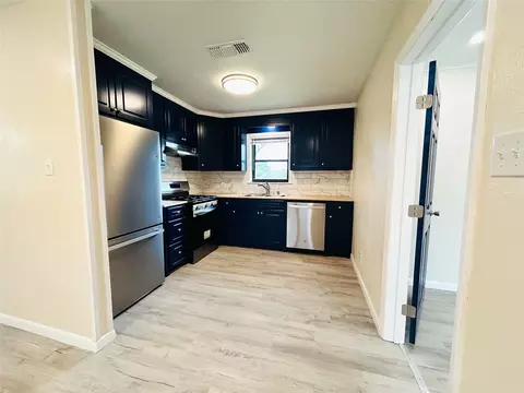 704 Woods St, Minden, LA 71055 photo 9