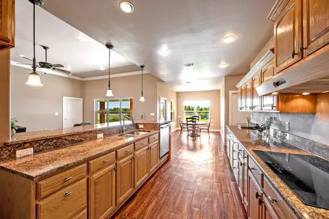 1003 Johnson Trl, Bells, TX 75414