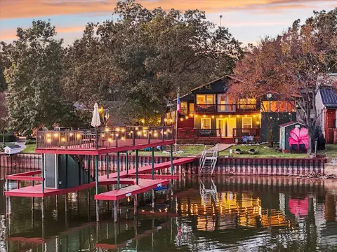 135 Little River Bnd, Mabank, TX 75156